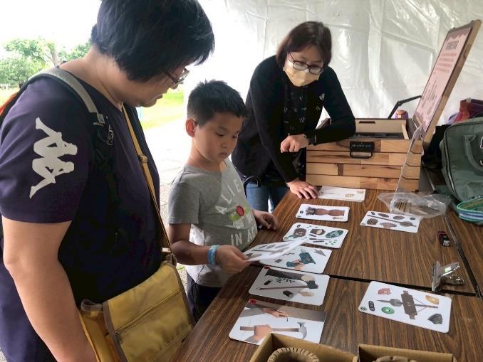 圖5：透過古今工具配對圖卡了解史前人類的研發創意 / 蘭陽博物館提供。