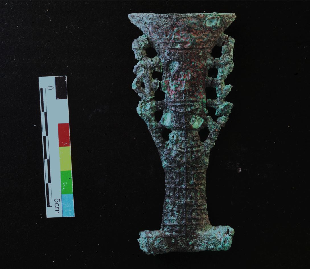 青銅刀柄（文化部文化資產局提供）