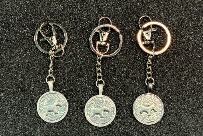 圖8：從出土文物意象延伸的錫片作品（李孟紋攝）。