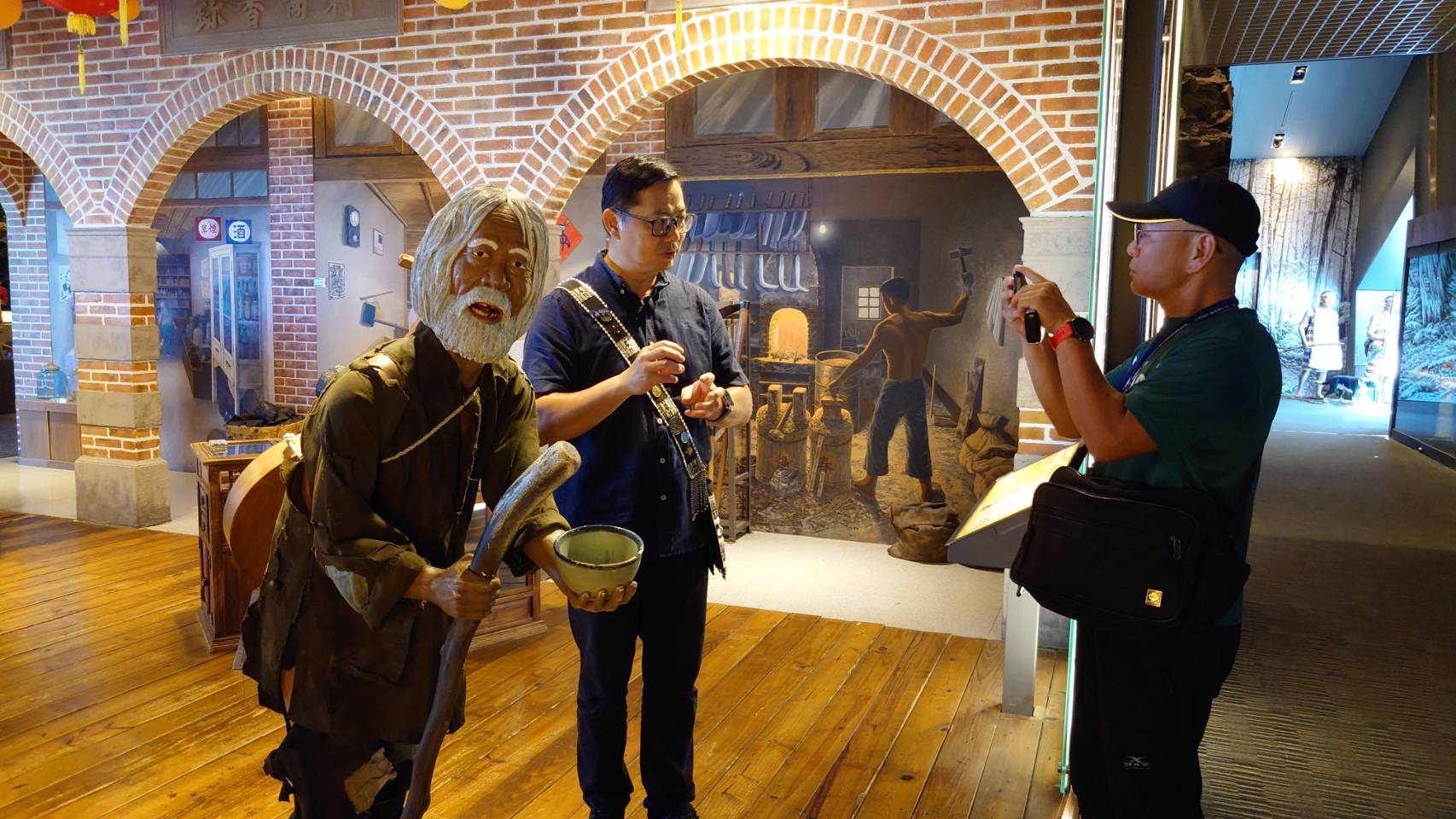 「策展人之死」—蘭博乞丐人模事件的博物館權力典範移轉觀察