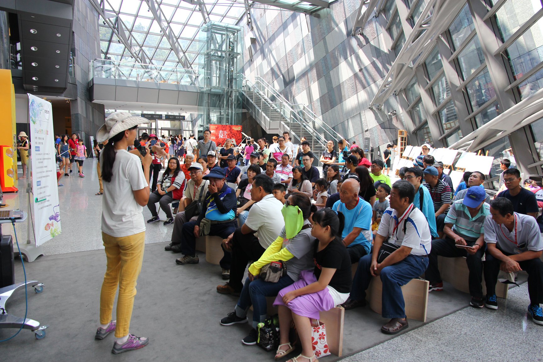 鯨龜藍洋洋-頭城海洋減塑市集於遊客大廳辦理環教講座