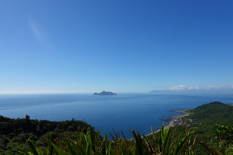 從大里山上遠眺海上的龜山島
