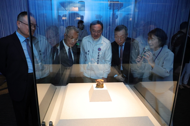 蘭陽平原資源豐富，展出的肉形石乍看就像熱騰騰的東坡肉，不僅展現精湛雕工，也滿溢文化韻味與歷史情境。