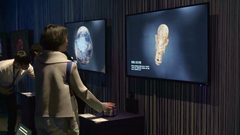 透過高階的數位影像，結合數位互動，讓觀眾體驗文物之美。